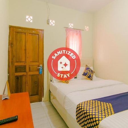 Ayu Homestay Syariah Сукабумі Екстер'єр фото