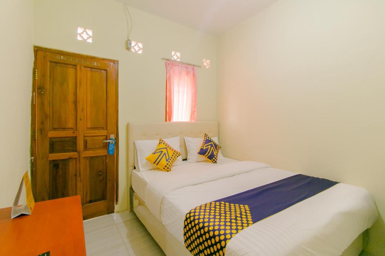 Ayu Homestay Syariah Сукабумі Екстер'єр фото
