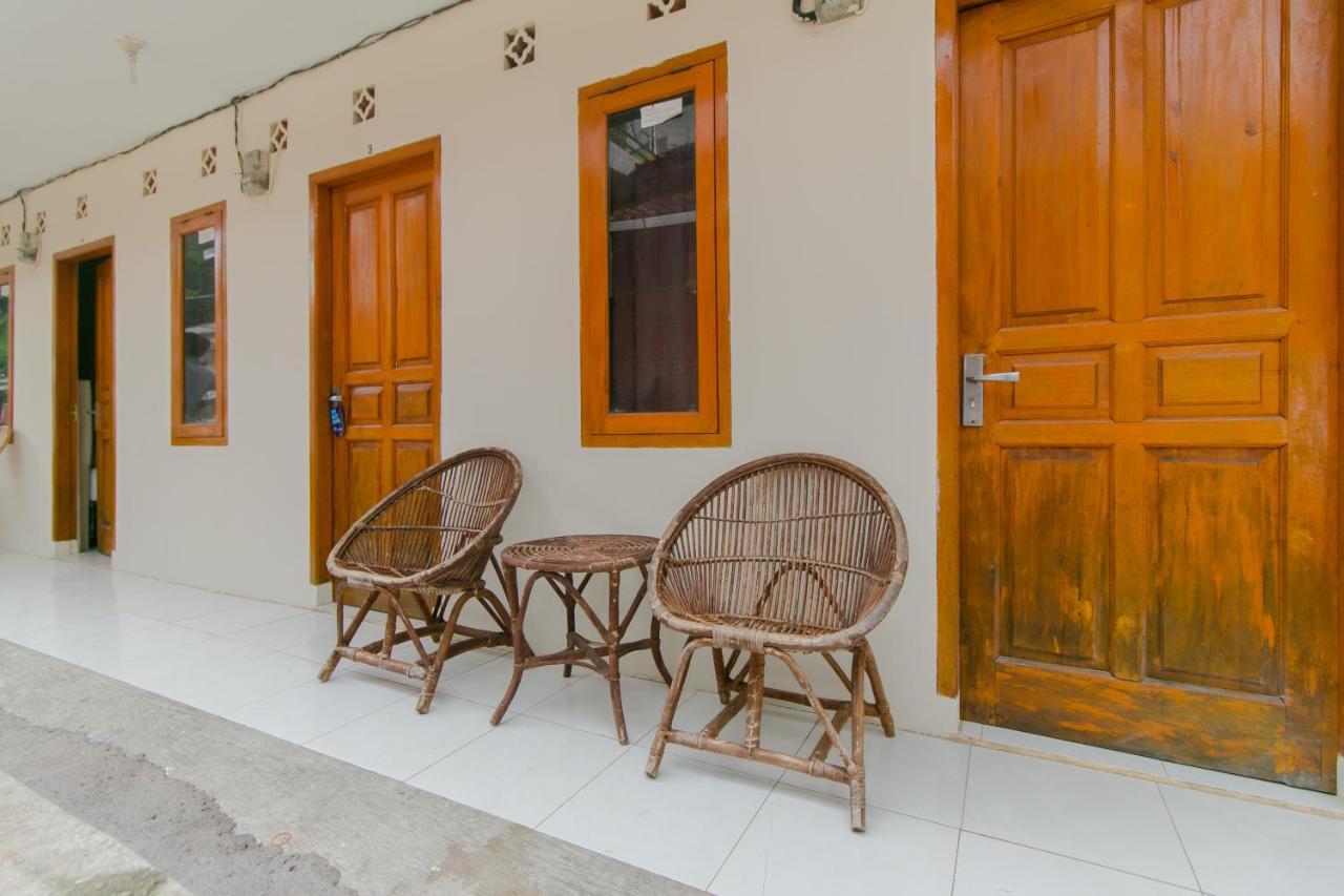 Ayu Homestay Syariah Сукабумі Екстер'єр фото