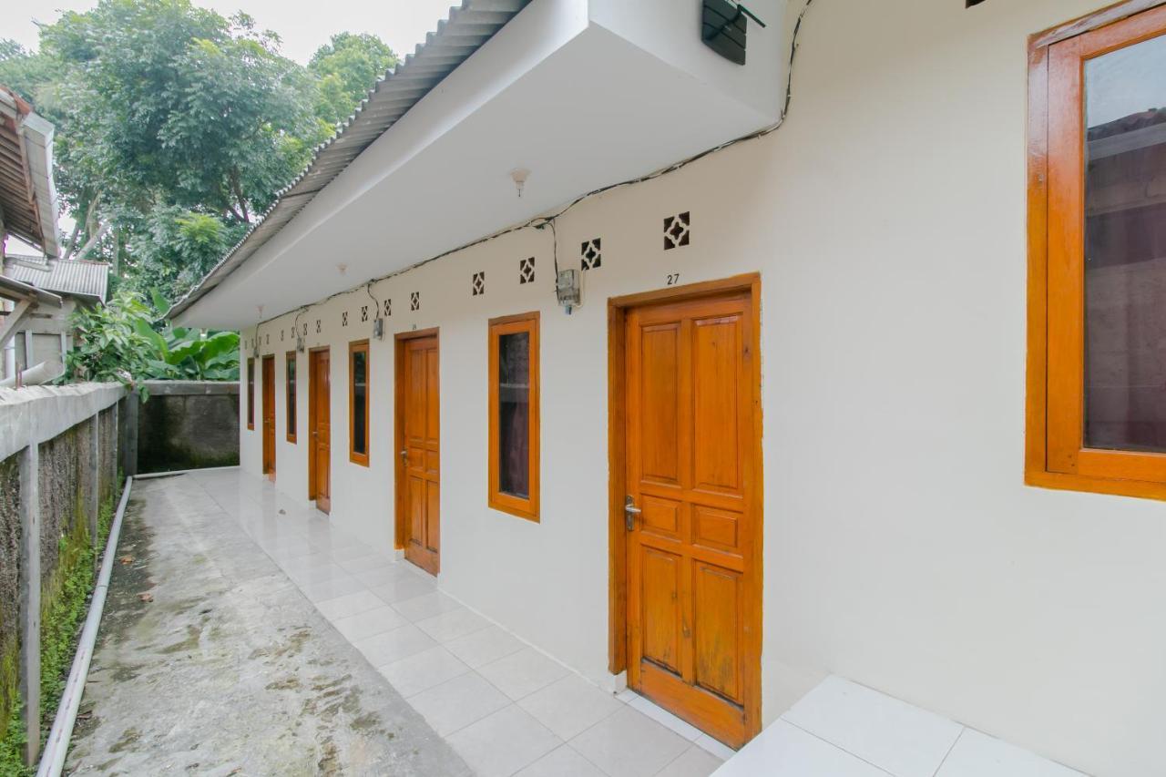 Ayu Homestay Syariah Сукабумі Екстер'єр фото