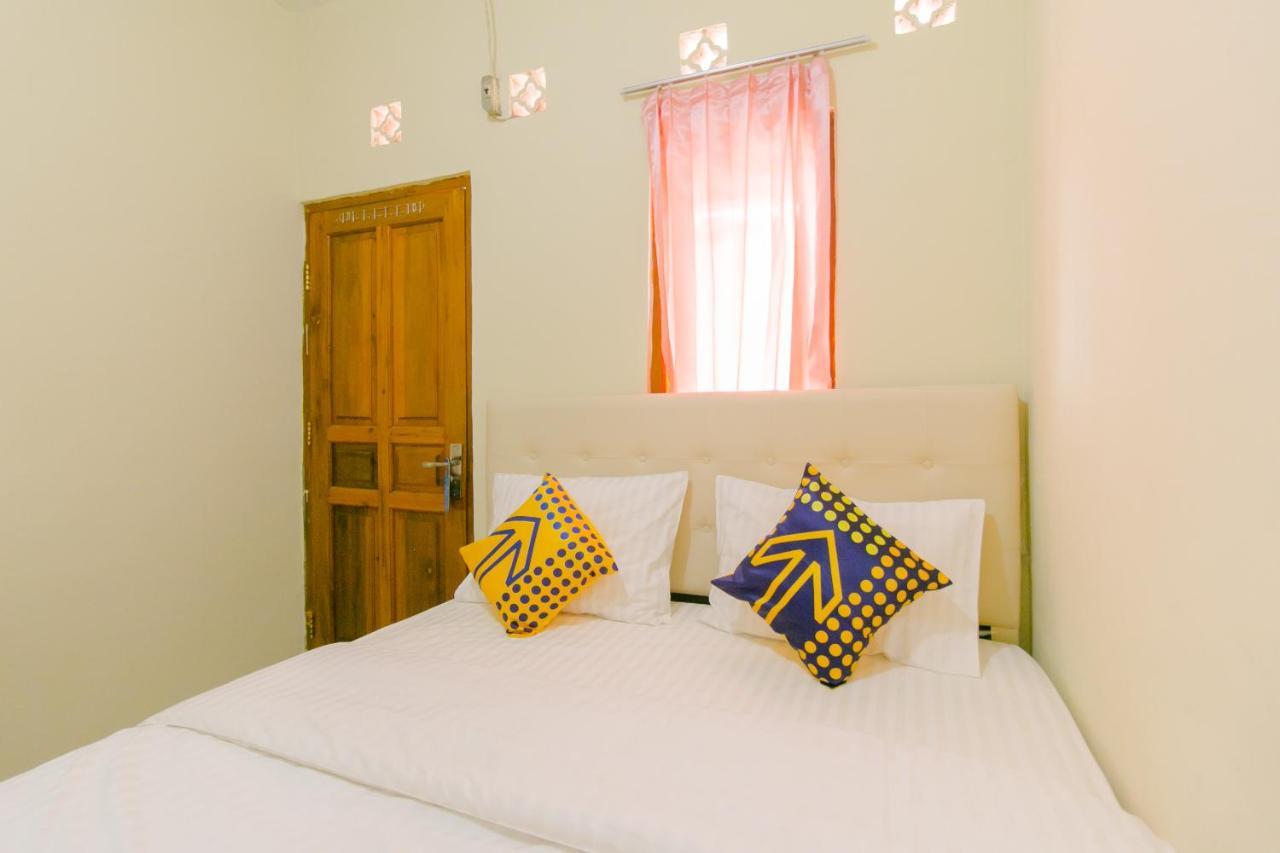 Ayu Homestay Syariah Сукабумі Екстер'єр фото