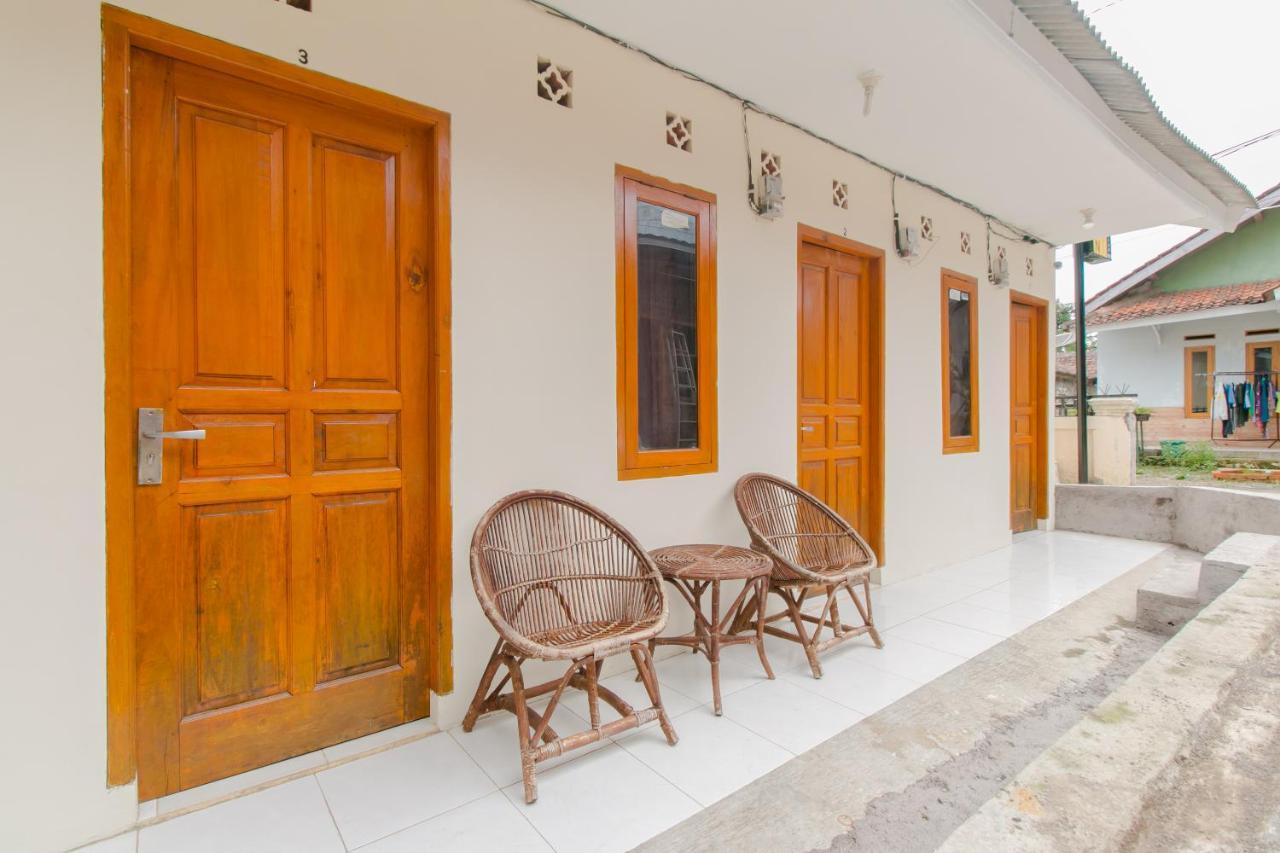 Ayu Homestay Syariah Сукабумі Екстер'єр фото