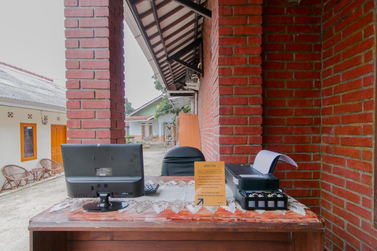 Ayu Homestay Syariah Сукабумі Екстер'єр фото